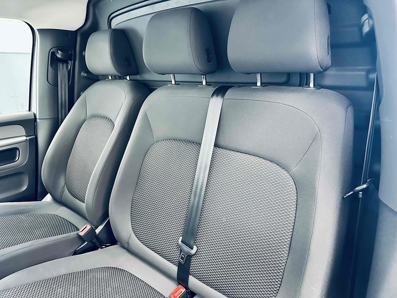 Volkswagen ID. Buzz Cargo Pro Commerce - U2070