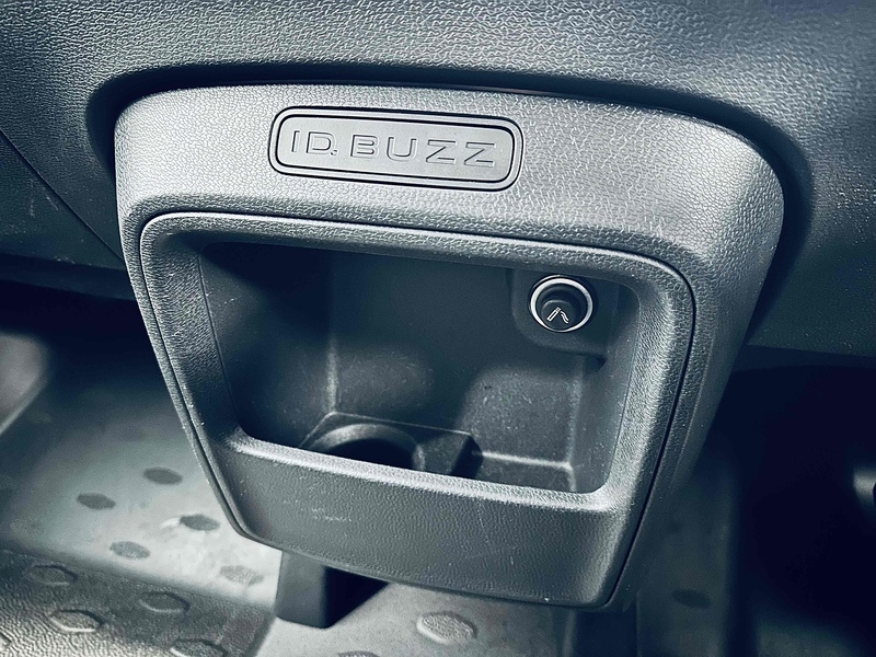 Volkswagen ID. Buzz Cargo Pro Commerce - U2070