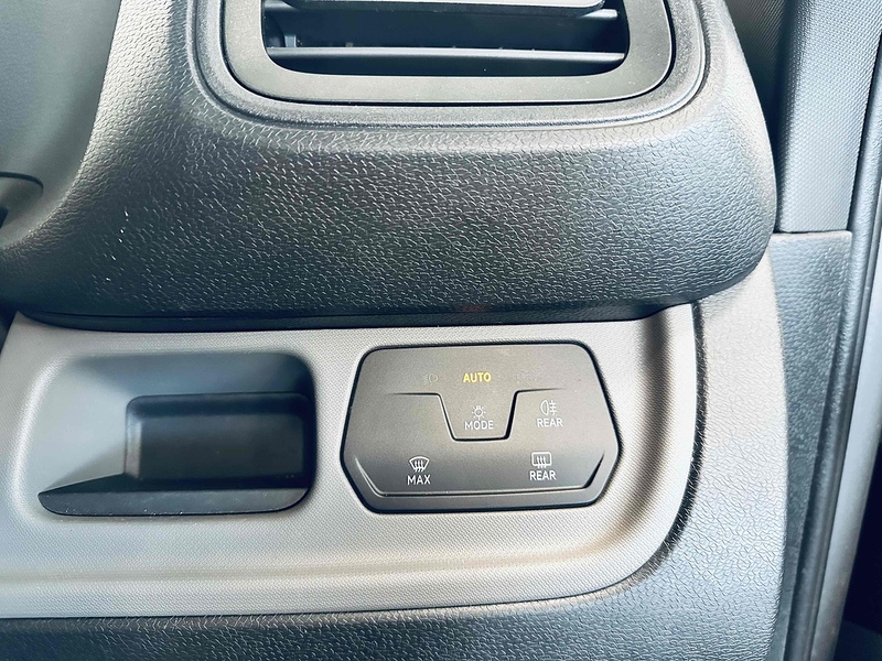 Volkswagen ID. Buzz Cargo Pro Commerce - U2070