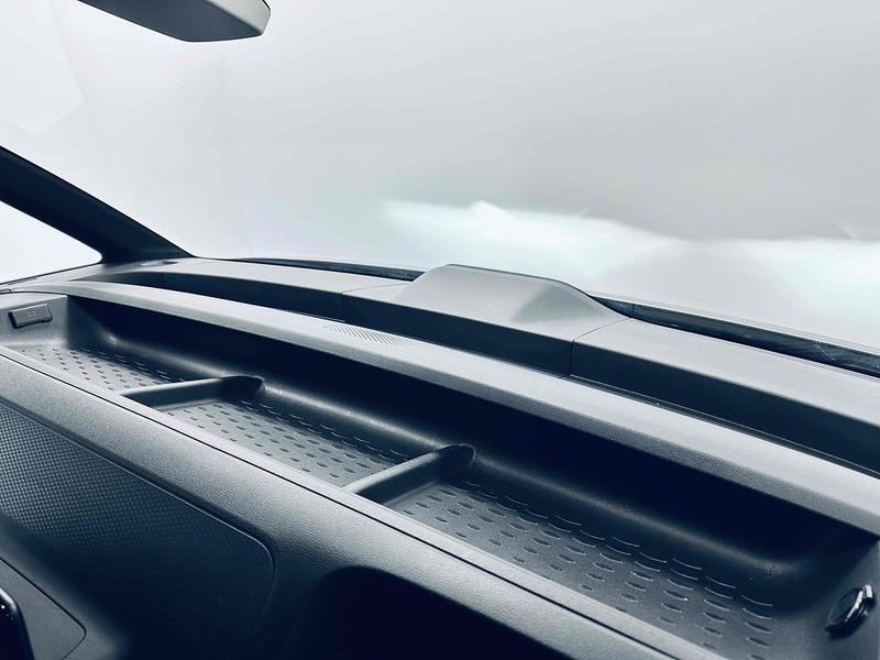 Volkswagen ID. Buzz Cargo Pro Commerce - U2070