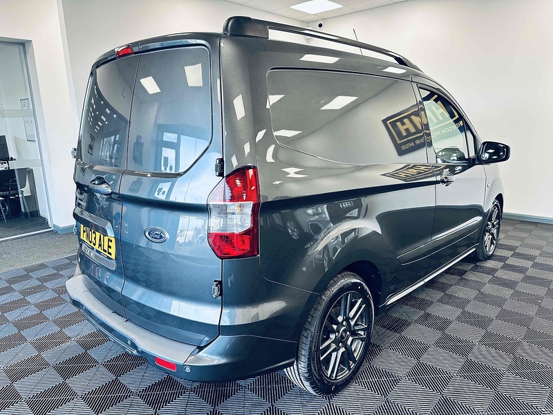 Ford Transit Courier EcoBoost Sport - U2071