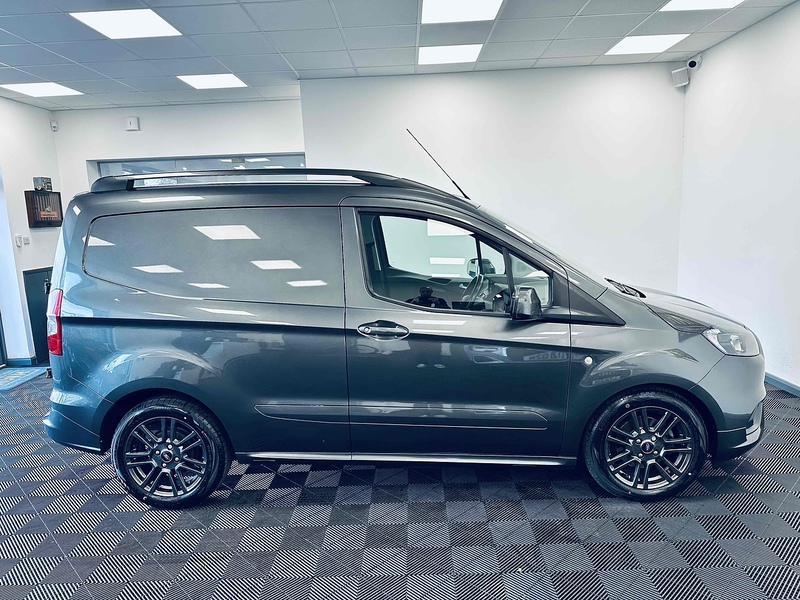 Ford Transit Courier EcoBoost Sport - U2071