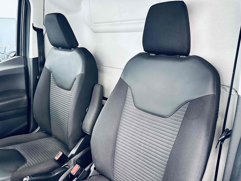 Ford Transit Courier EcoBoost Sport - U2071