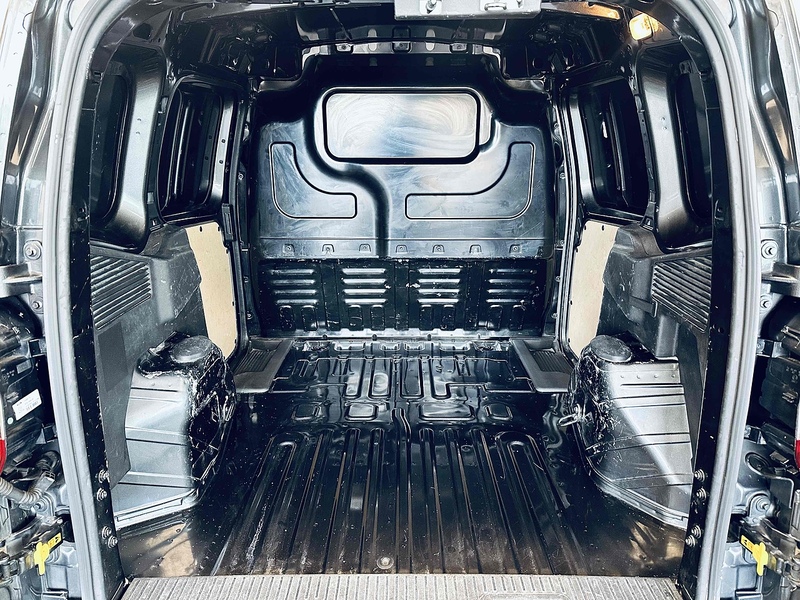 Ford Transit Courier EcoBoost Sport - U2071