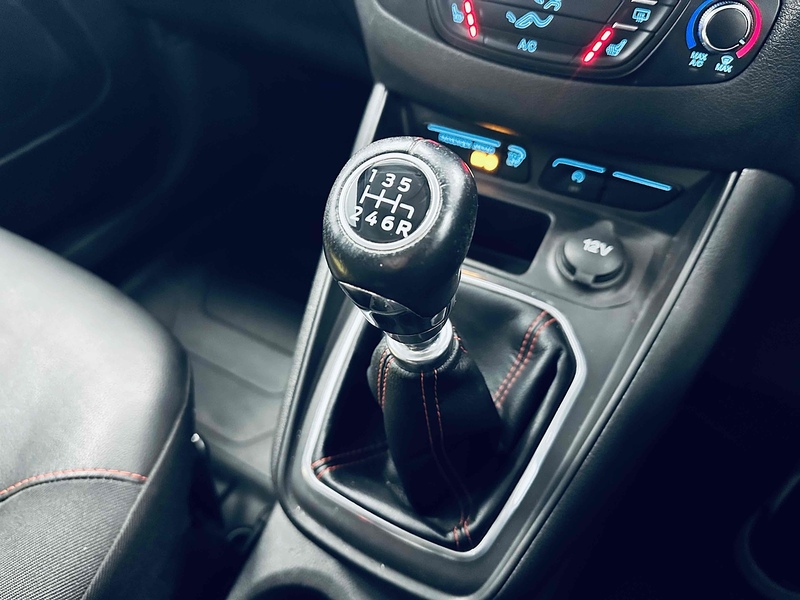 Ford Transit Courier EcoBoost Sport - U2071