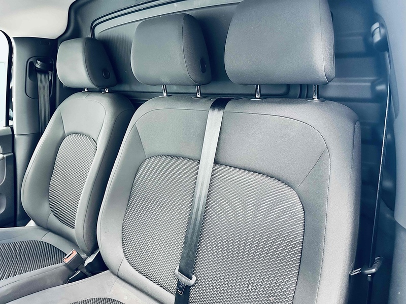 Volkswagen ID. Buzz Cargo Pro Commerce - U2073