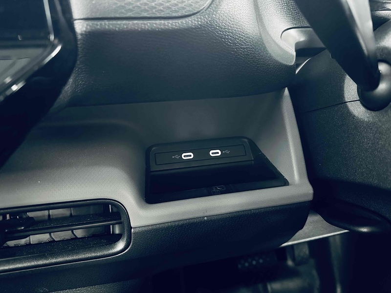 Volkswagen ID. Buzz Cargo Pro Commerce - U2073