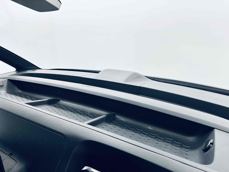 Volkswagen ID. Buzz Cargo Pro Commerce - U2073