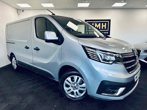 Renault Trafic 2.0 318d MHT SE Touring 5dr Diesel Hybrid Auto Euro 6 (s/s) (150 ps)