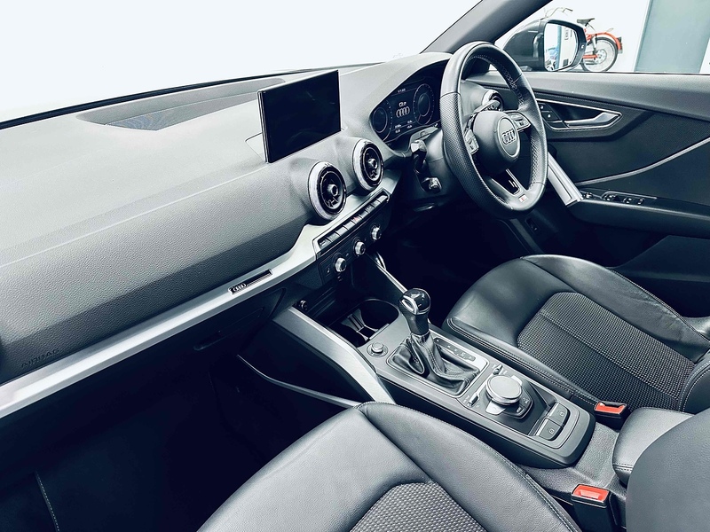 Audi Q2 TFSI CoD S line - U2084