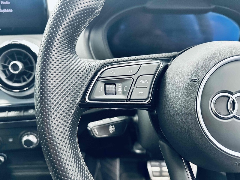 Audi Q2 TFSI CoD S line - U2084