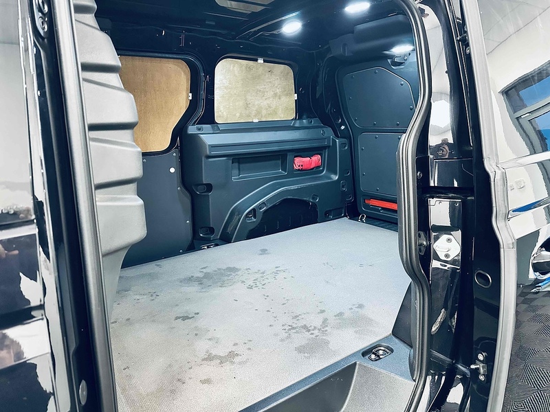 Volkswagen ID. Buzz Cargo Pro Commerce - U2086