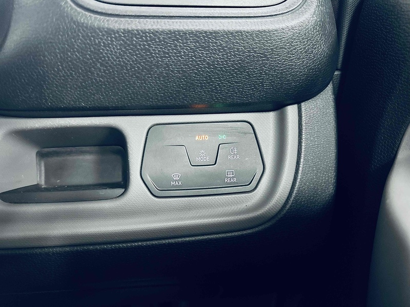 Volkswagen ID. Buzz Cargo Pro Commerce - U2086