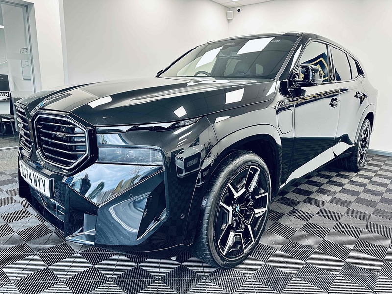 BMW XM 50e - U2088