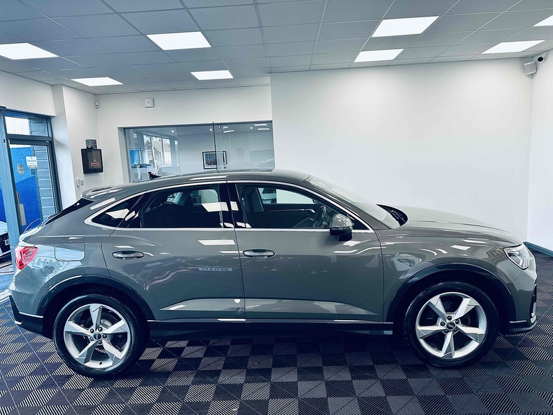 Audi Q3 TFSI CoD Sport - U2095