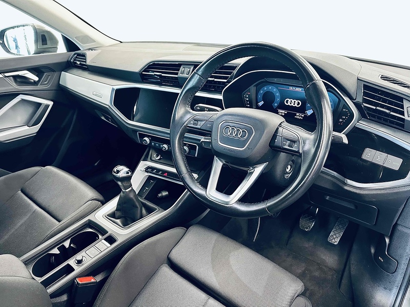 Audi Q3 TFSI CoD Sport - U2095