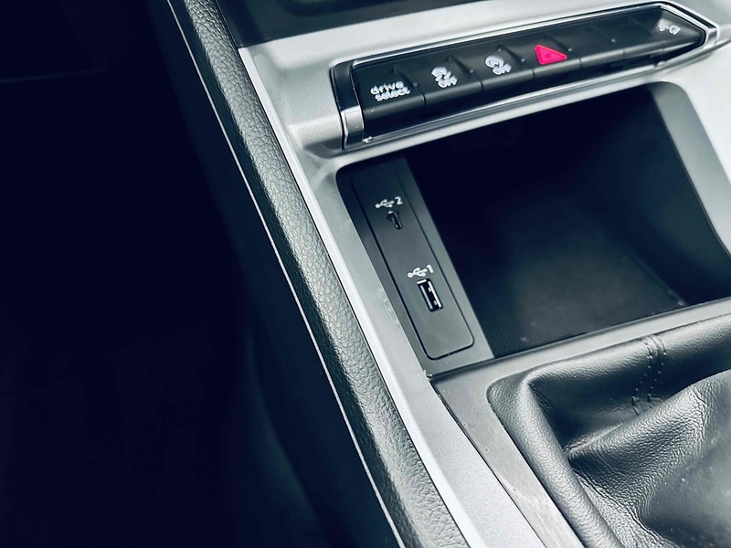 Audi Q3 TFSI CoD Sport - U2095