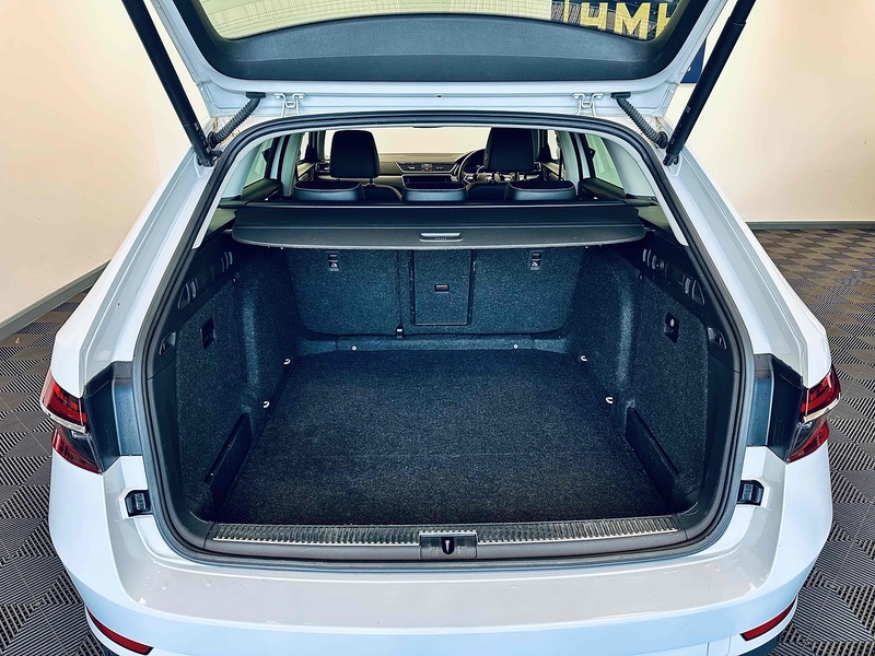 Skoda Superb TSI ACT SE L - U2101