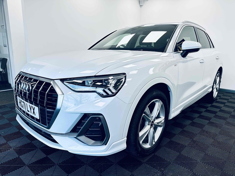 Audi Q3 TFSI CoD S line - U2105