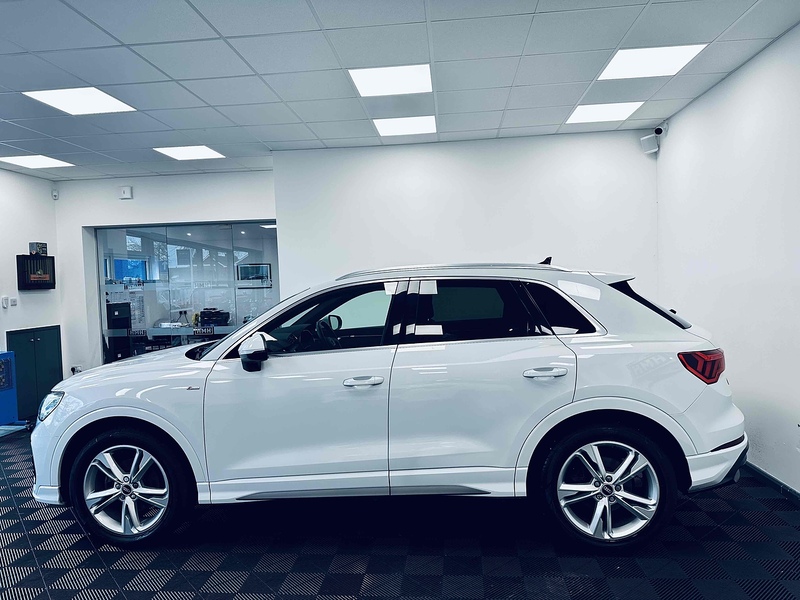 Audi Q3 TFSI CoD S line - U2105