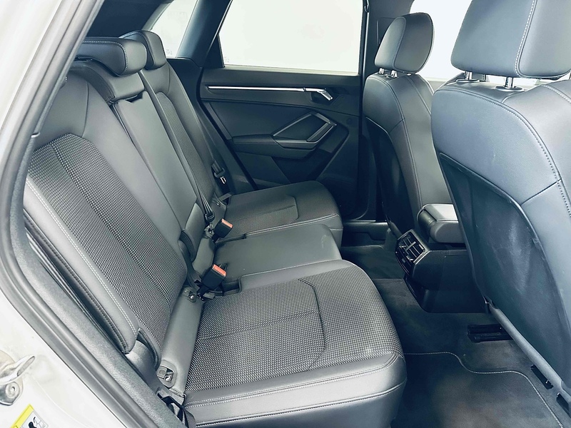 Audi Q3 TFSI CoD S line - U2105