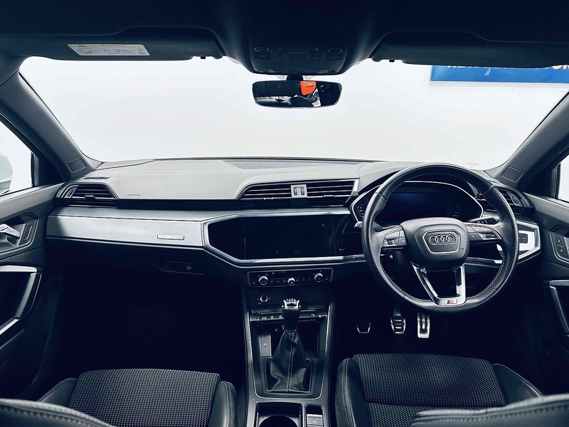 Audi Q3 TFSI CoD S line - U2105