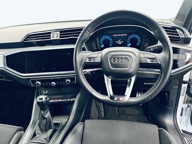 Audi Q3 TFSI CoD S line - U2105