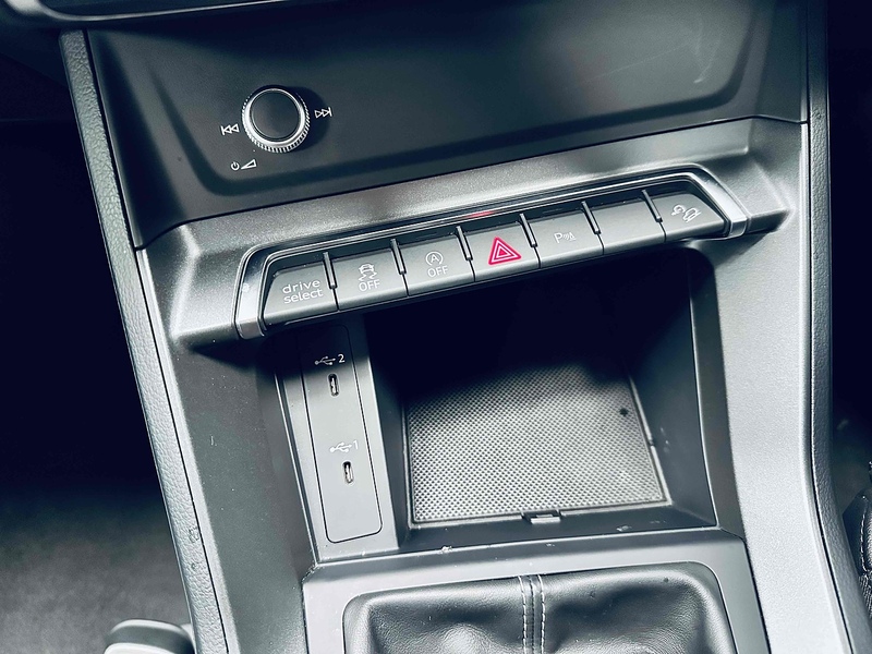 Audi Q3 TFSI CoD S line - U2105