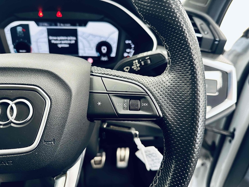 Audi Q3 TFSI CoD S line - U2105