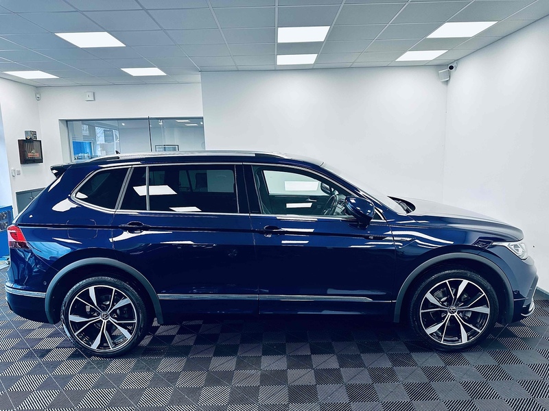 Volkswagen Tiguan Allspace TSI R-Line - U2106