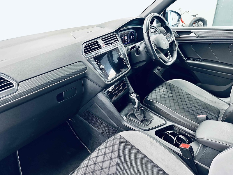 Volkswagen Tiguan Allspace TSI R-Line - U2106