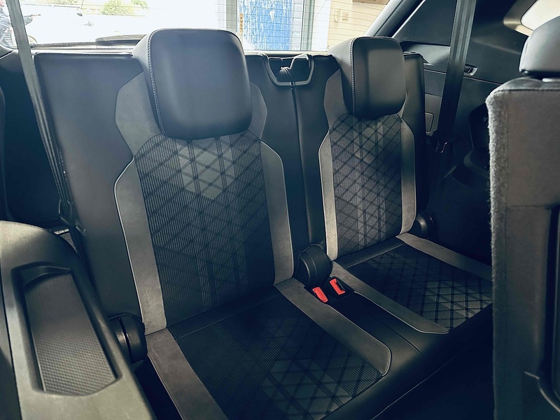 Volkswagen Tiguan Allspace TSI R-Line - U2106