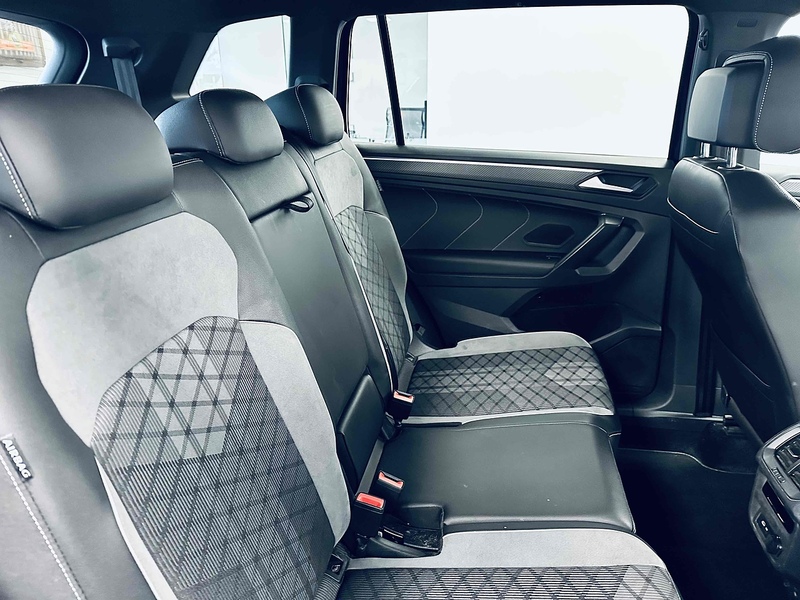 Volkswagen Tiguan Allspace TSI R-Line - U2106