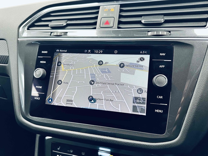 Volkswagen Tiguan Allspace TSI R-Line - U2106