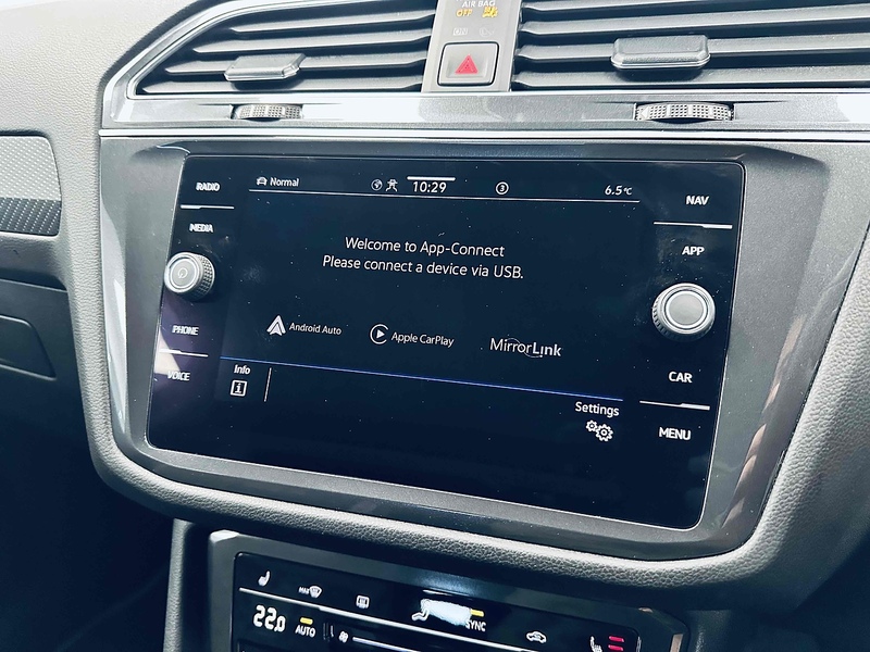 Volkswagen Tiguan Allspace TSI R-Line - U2106