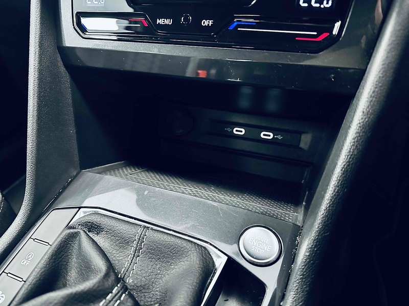 Volkswagen Tiguan Allspace TSI R-Line - U2106