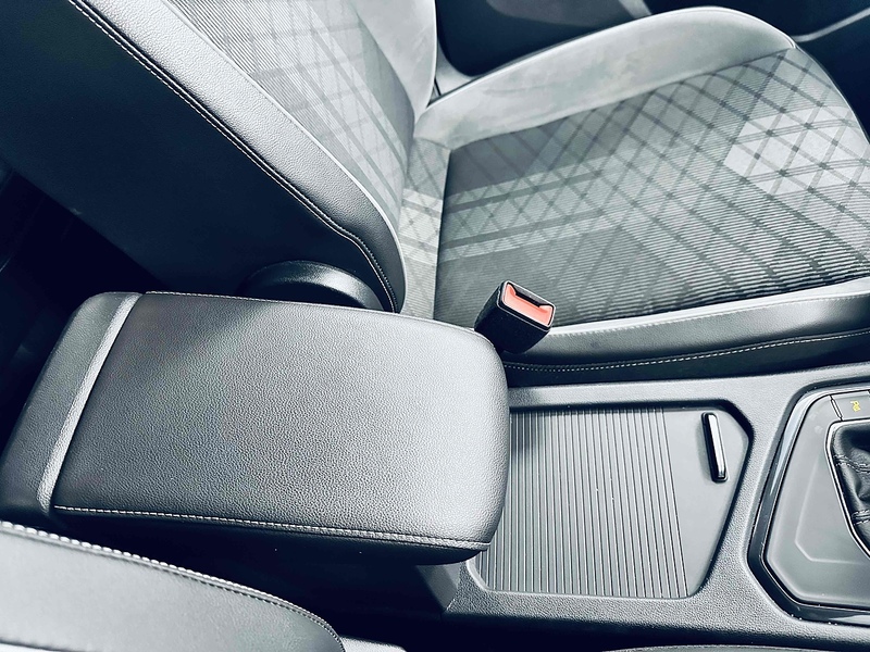 Volkswagen Tiguan Allspace TSI R-Line - U2106