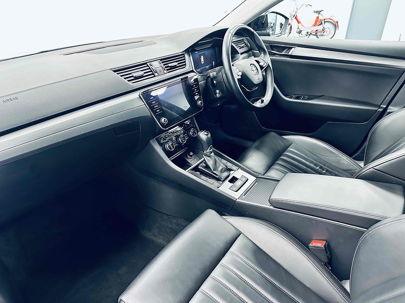 Skoda Superb TSI SE L - U2110