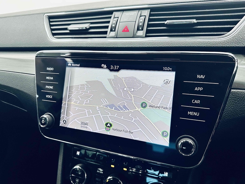 Skoda Superb TSI SE L - U2110