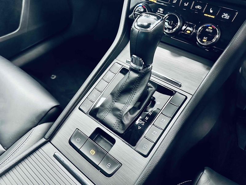 Skoda Superb TSI SE L - U2110