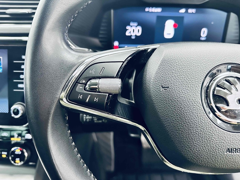 Skoda Superb TSI SE L - U2110