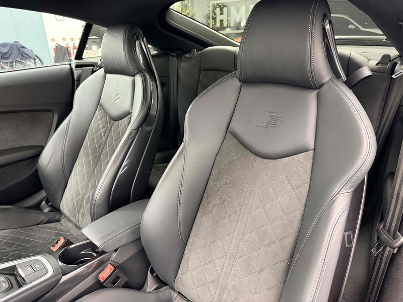 Audi TT TFSI Black Edition - U2124