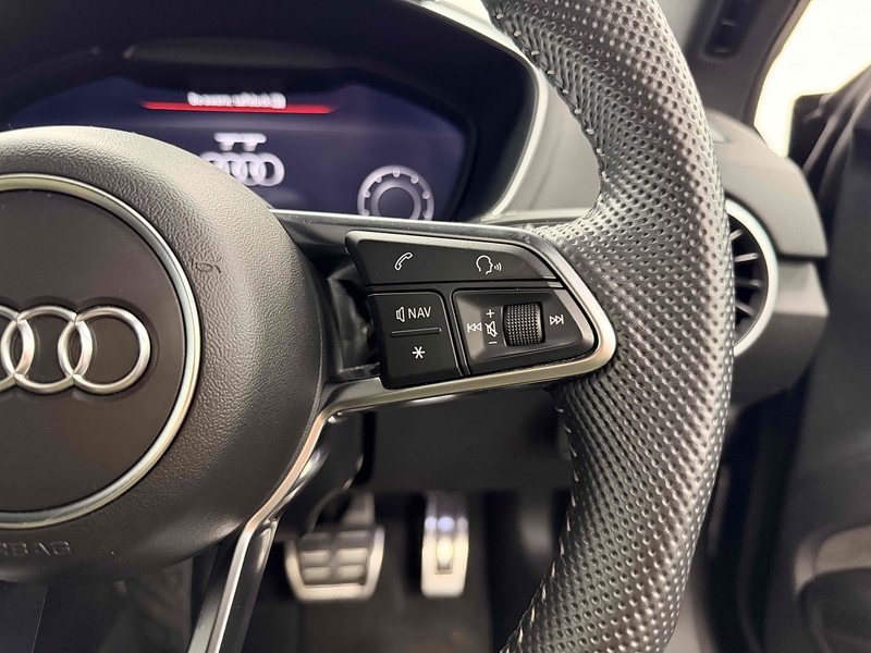 Audi TT TFSI Black Edition - U2124