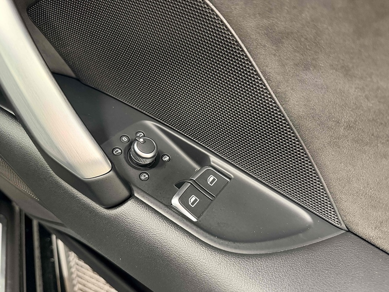 Audi TT TFSI Black Edition - U2124