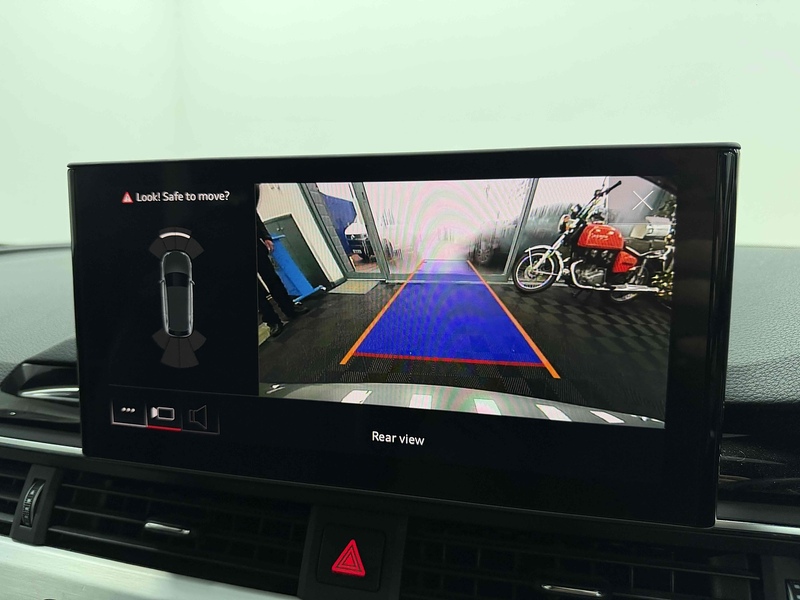 Audi A4 Avant TFSI S line - U2125