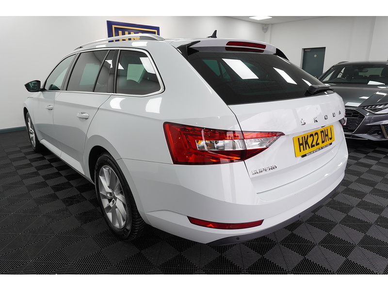 Skoda Superb TDI SE Technology - U2132