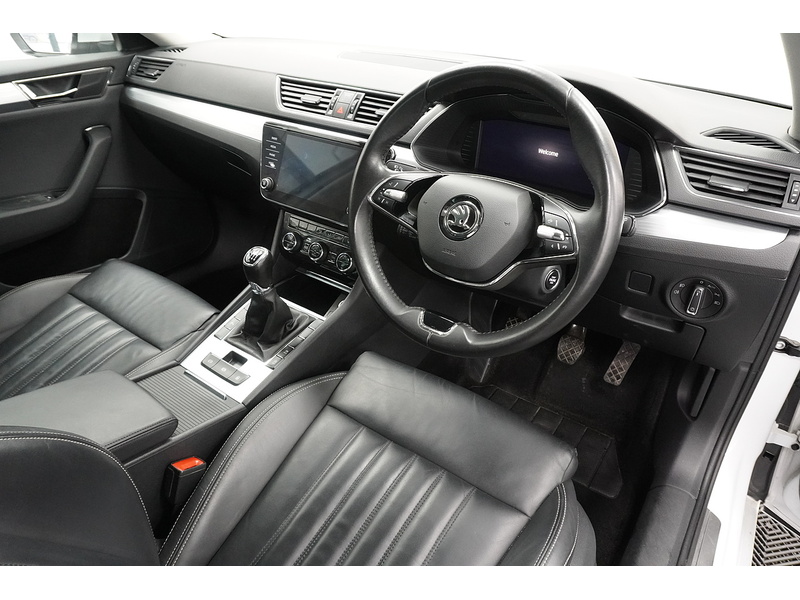 Skoda Superb TDI SE Technology - U2132