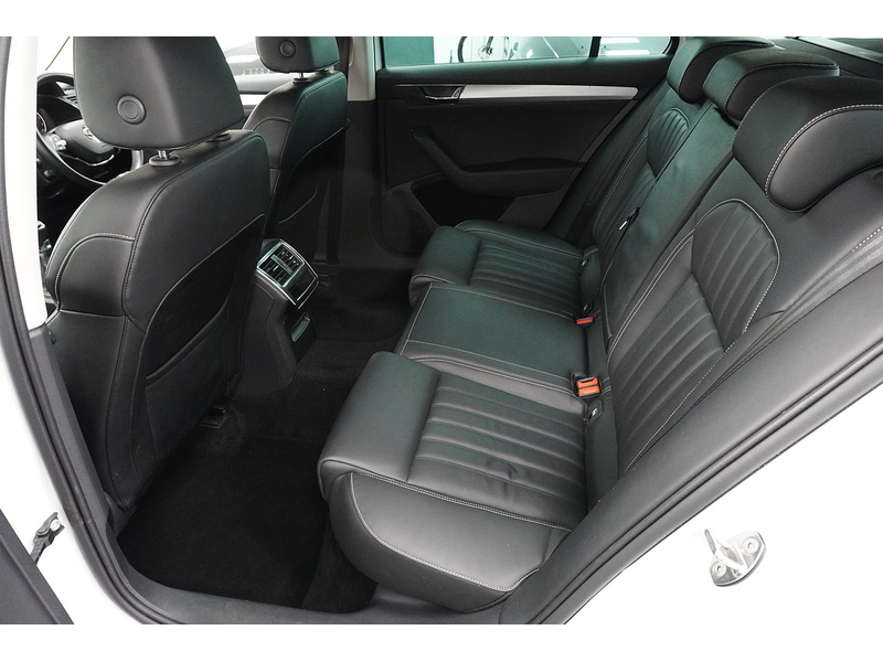 Skoda Superb TDI SE Technology - U2132