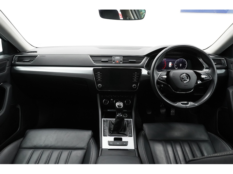 Skoda Superb TDI SE Technology - U2132