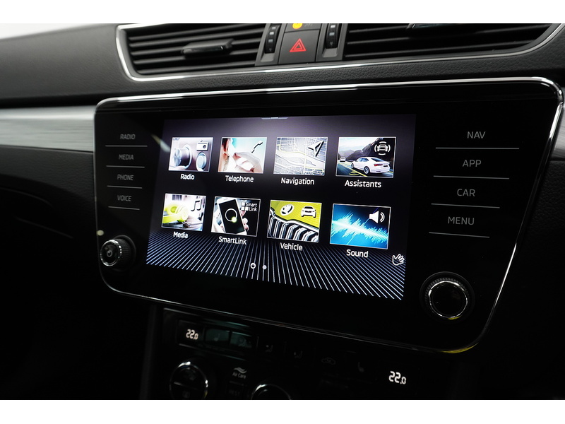 Skoda Superb TDI SE Technology - U2132